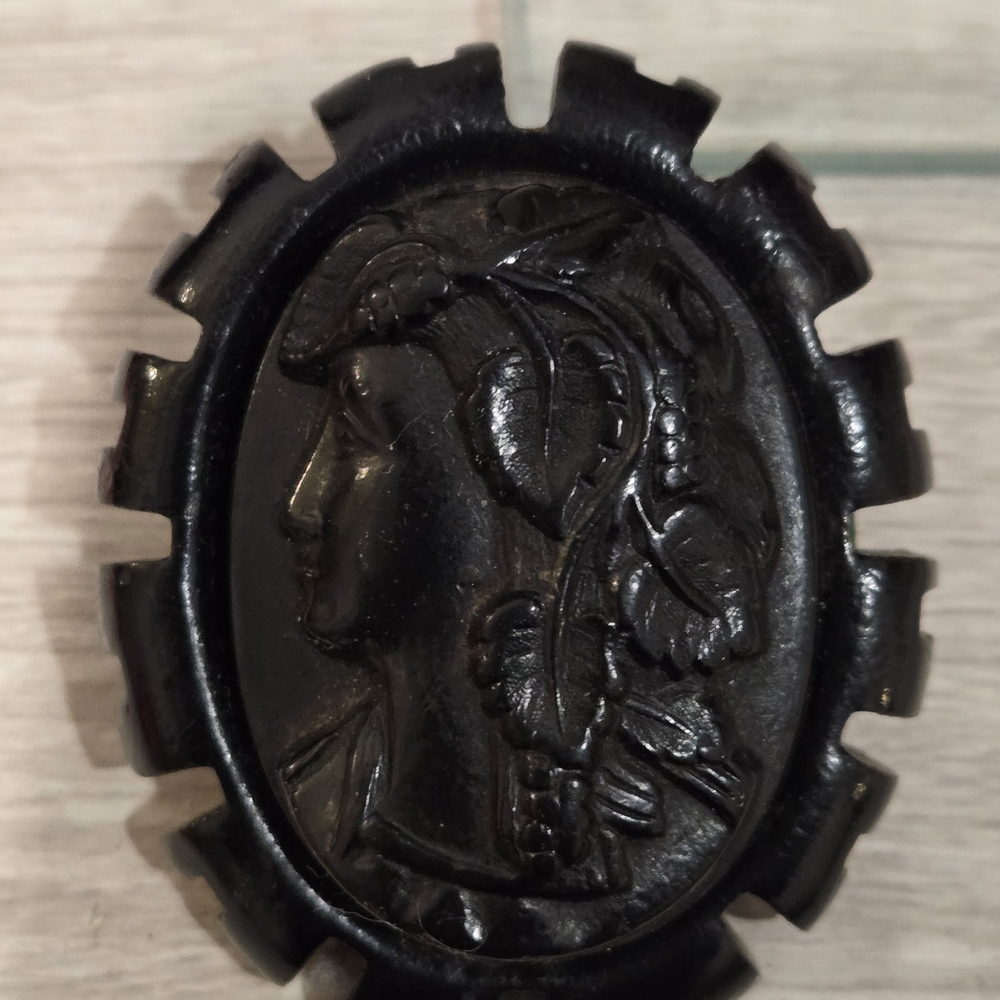 Vintage Black Cameo Brooch